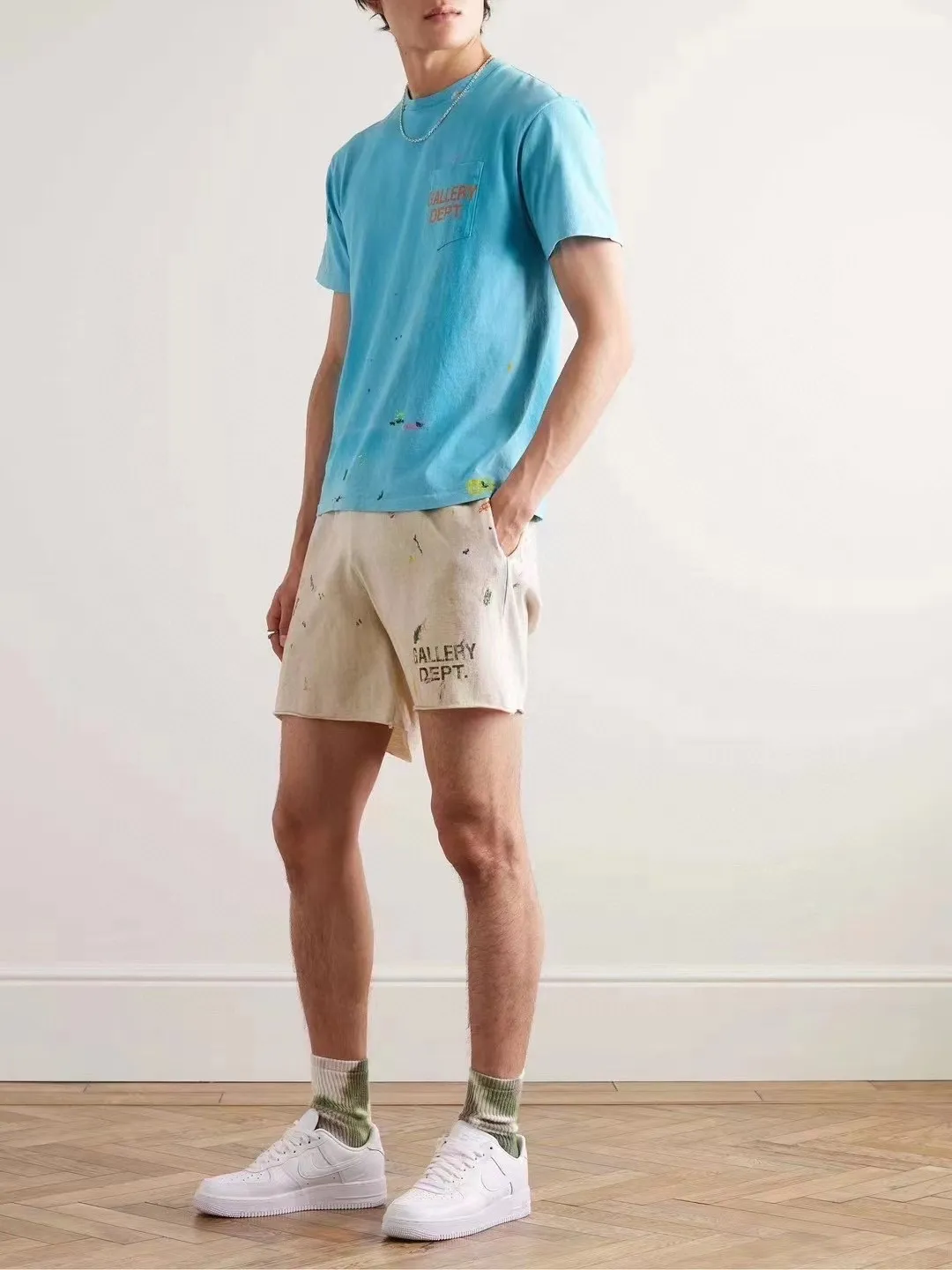 GALLERY DEPT. VINTAGE LOGO PAINTED TEE/Turquoise washed and distressed VINTAGE LOGO retro English pocket short sleeves lake blue S-XL ready-to-wear dyeing, hand-sewn and smeared with horseradish and fried with salt, very heavy industry, manufacturing dark and light fading technology, hand-splashed ink graffiti, genuine acrylic material